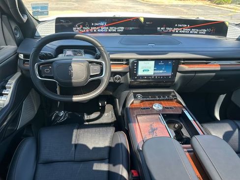 New 2026 Lincoln Navigator Black Label AWD/4WD image 24