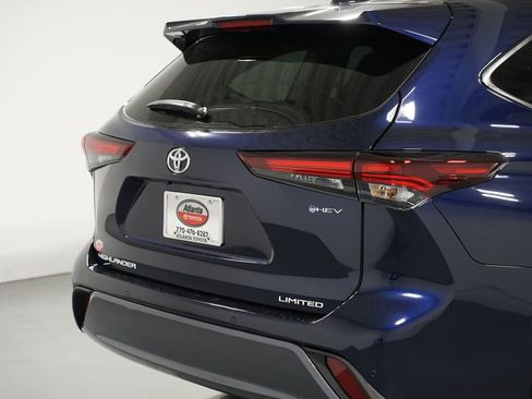 New 2026 Toyota Highlander Limited image 9