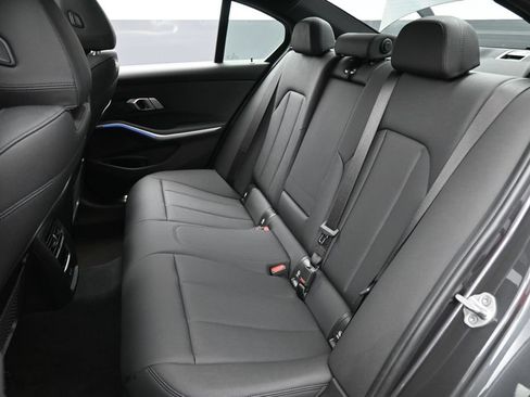 Used 2021 BMW 330i xDrive Sedan w/ Convenience Package AWD/4WD image 29