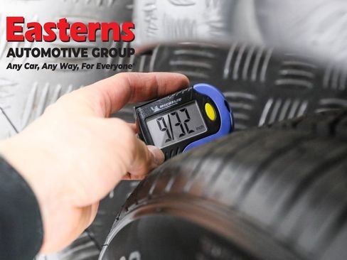 Used 2021 Volkswagen Jetta SE w/ SE Cold Weather Package image 27