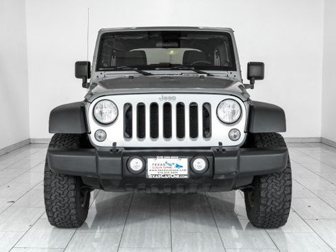 Used 2014 Jeep Wrangler Unlimited Sport AWD/4WD image 3