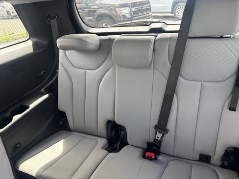 Used 2024 Hyundai Palisade SEL FWD image 11