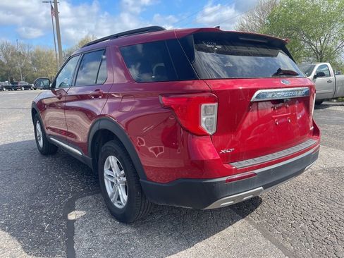 Used 2023 Ford Explorer XLT w/ Equipment Group 202A AWD/4WD image 4