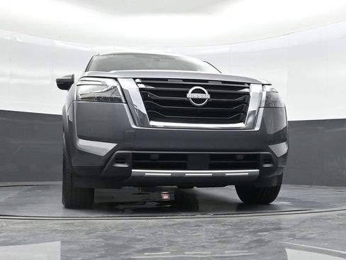 Used 2025 Nissan Pathfinder SL AWD/4WD image 49
