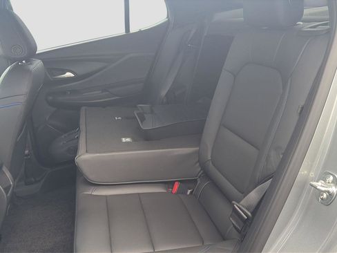 Used 2025 Buick Envista Sport Touring w/ Convenience I Package FWD image 13