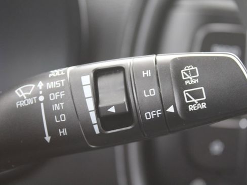 Certified 2025 Kia Soul LX w/ LX Technology Package FWD image 30