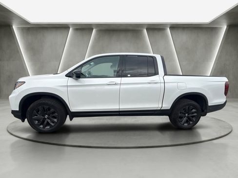 Used 2025 Honda Ridgeline Sport image 4