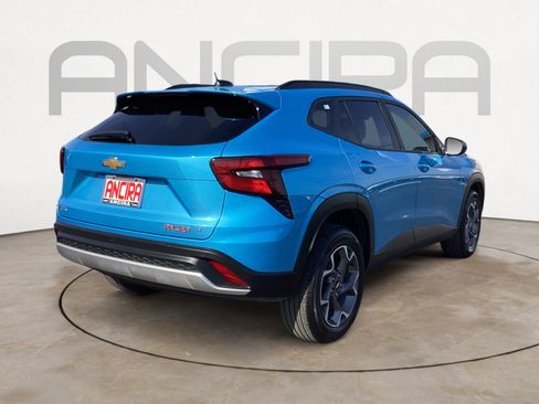 Used 2025 Chevrolet Trax LT w/ Driver Confidence Package image 14