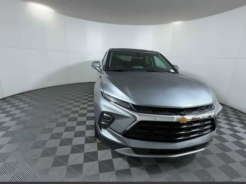 Certified 2025 Chevrolet Blazer LT AWD/4WD image 2