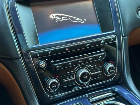 Used 2011 Jaguar XJ L Supercharged image 38