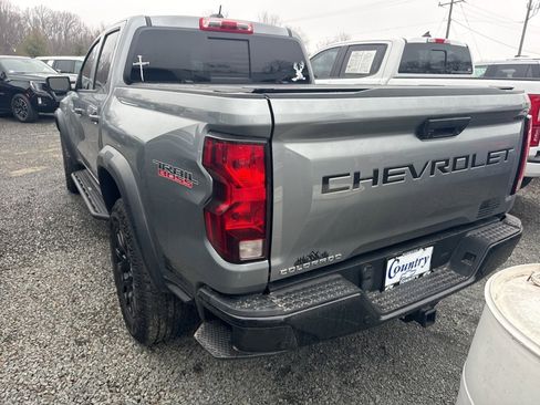 Used 2023 Chevrolet Colorado Trail Boss w/ Technology Package image 5
