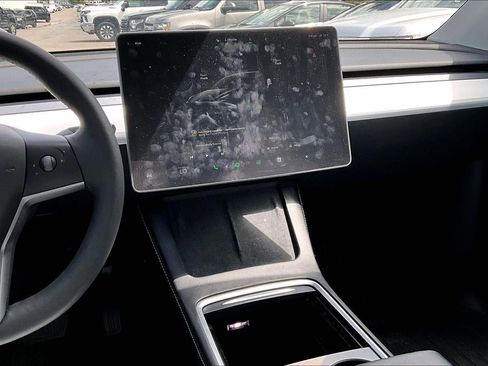 Used 2024 Tesla Model Y Long Range AWD/4WD image 6