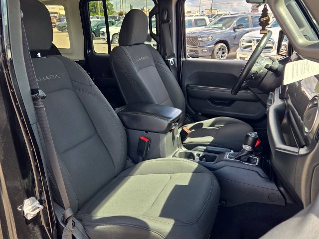 Used 2019 Jeep Wrangler Unlimited Sahara w/ Safety Group AWD/4WD image 16