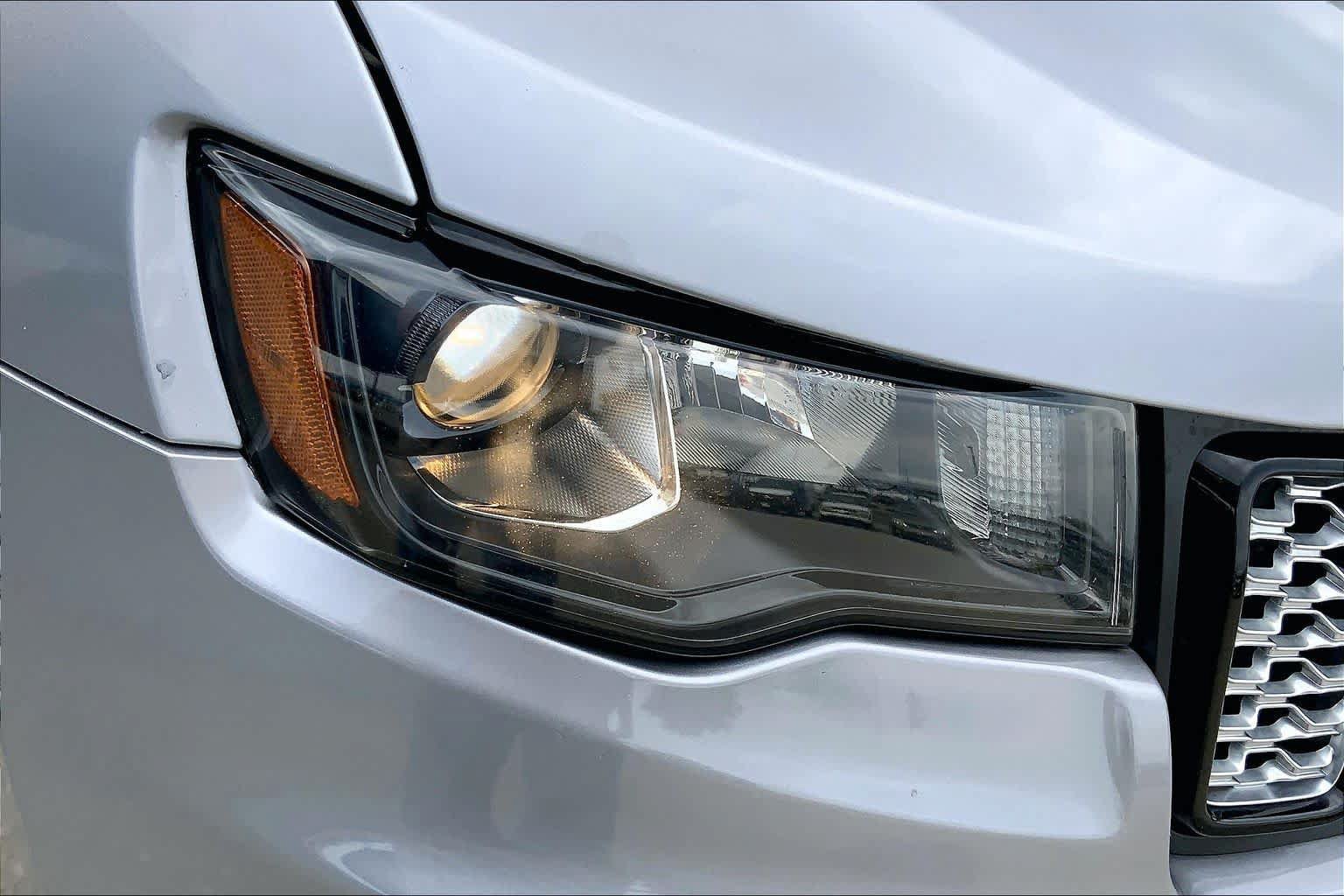 Used 2018 Jeep Grand Cherokee Altitude RWD image 28