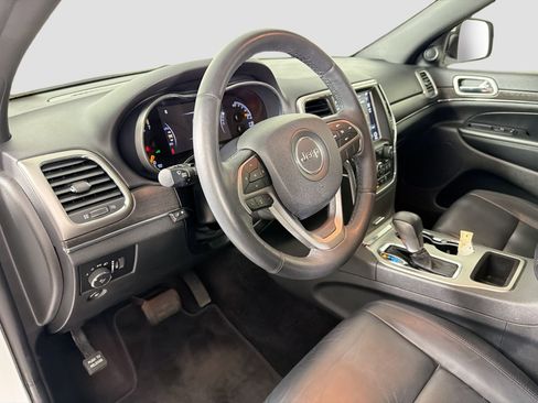 Used 2018 Jeep Grand Cherokee Limited image 10