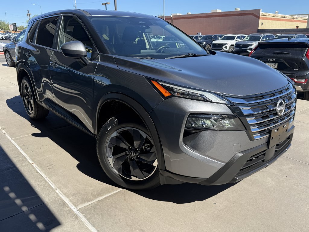 Used 2025 Nissan Rogue SV FWD image 6