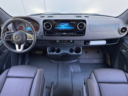 Used 2023 Mercedes-Benz Sprinter 2500 image 14