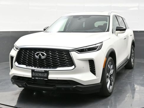 Used 2025 INFINITI QX60 Luxe w/ Vision Package image 2