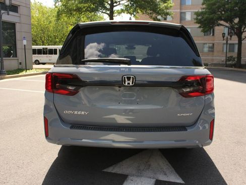 Used 2025 Honda Odyssey Sport-L image 8
