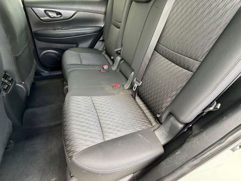 Used 2020 Nissan Rogue SV image 13