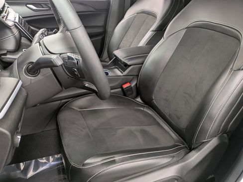 Used 2024 Jeep Grand Cherokee Altitude image 10