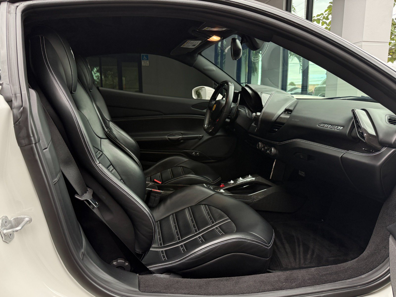 Used 2016 Ferrari 488 GTB RWD image 28