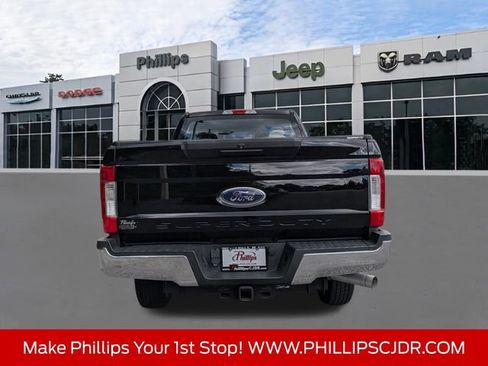 Used 2018 Ford F250 XL w/ Power Equipment Group AWD/4WD image 4