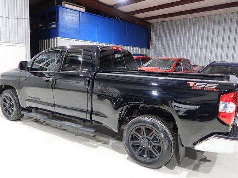 Used 2019 Toyota Tundra SR5 w/ SR5 Upgrade Package RWD image 2