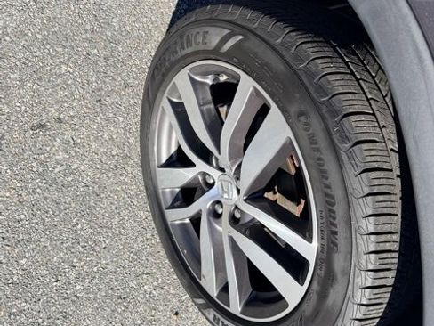 Used 2016 Honda Pilot Touring image 12