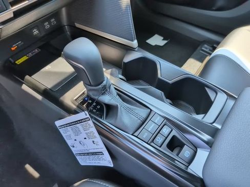 Used 2026 Toyota Camry SE w/ Convenience Package FWD image 19
