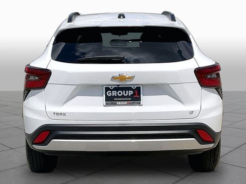 Certified 2026 Chevrolet Trax LT w/ Driver Confidence Package FWD image 5