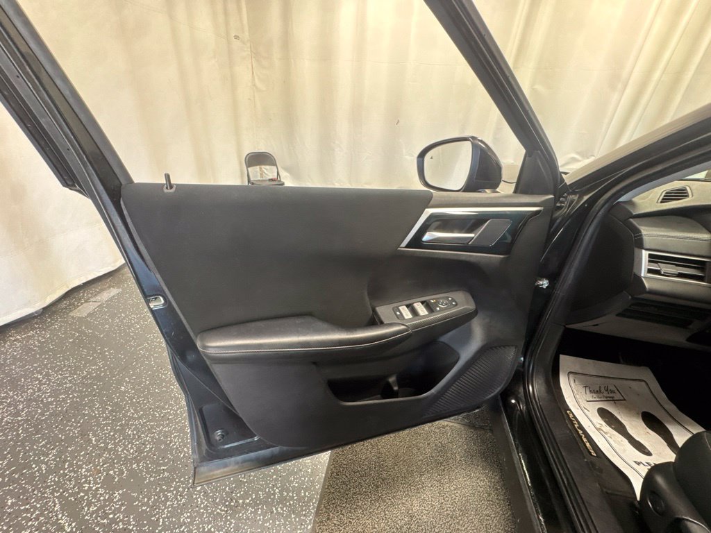 Used 2022 Mitsubishi Outlander ES AWD/4WD image 16