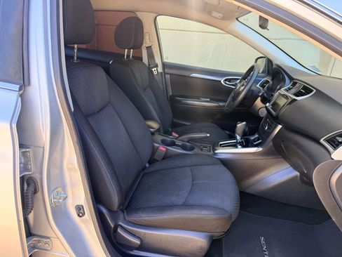 Used 2019 Nissan Sentra SR FWD image 29