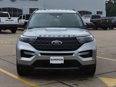 Used 2021 Ford Explorer XLT w/ Equipment Group 202A RWD image 2