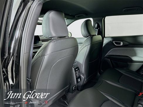 New 2026 Jeep Compass Latitude image 14