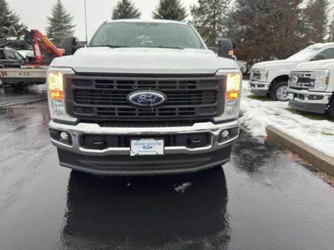New 2026 Ford F250 XL w/ XL Chrome Package image 2