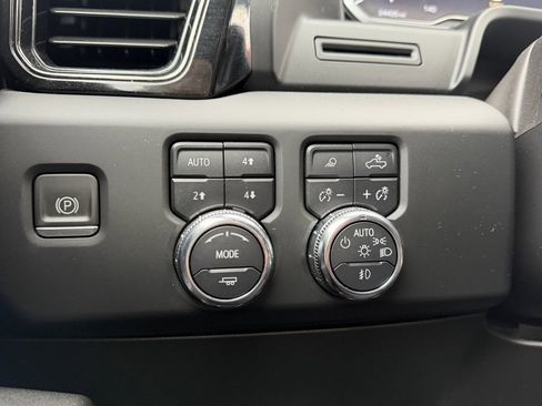 Used 2023 GMC Sierra 1500 AT4 w/ AT4 Preferred Package image 13