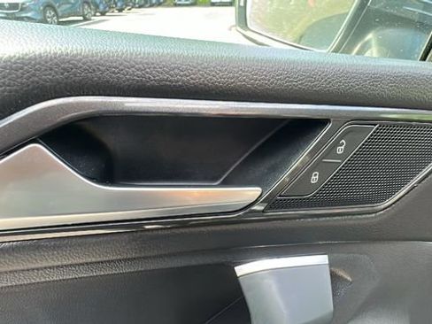 Used 2018 Volkswagen Tiguan SE w/ 3rd Row Seat Package AWD/4WD image 23