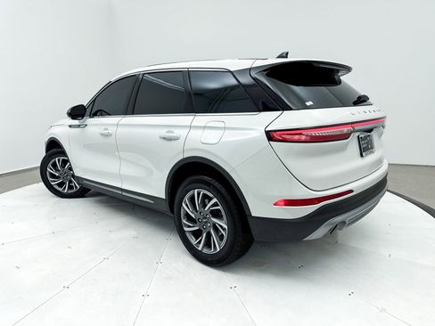 Used 2024 Lincoln Corsair Premiere image 2