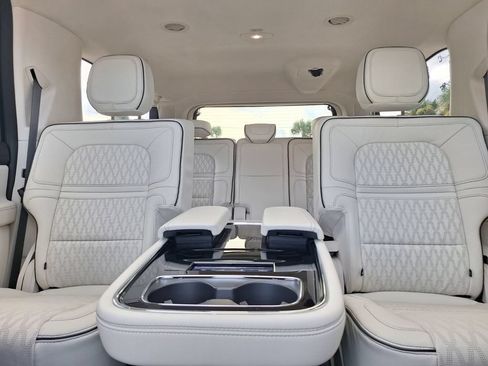 Used 2024 Lincoln Navigator L Black Label AWD/4WD image 27