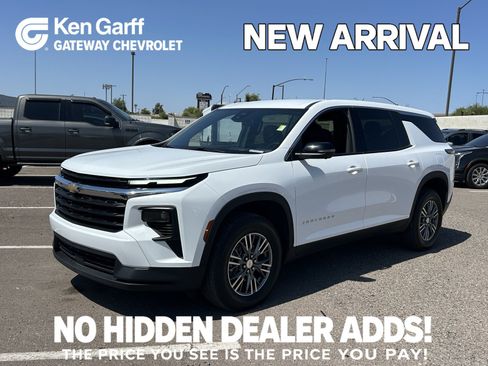 Used 2024 Chevrolet Traverse LS AWD/4WD image 1