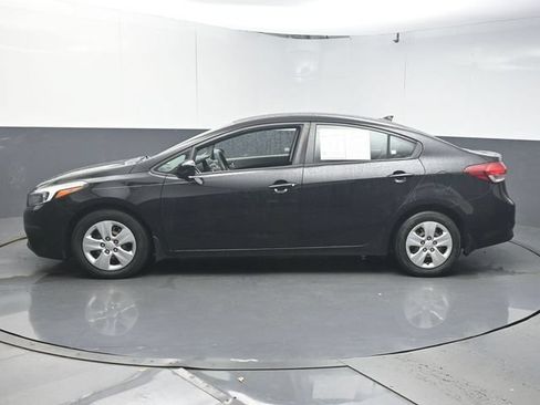 Used 2017 Kia Forte LX FWD image 5
