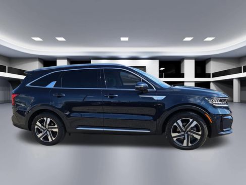 Used 2023 Kia Sorento EX w/ Panoramic Sunroof Package AWD/4WD image 8