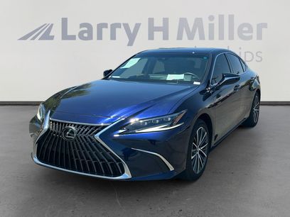 Used 2025 Lexus ES 300h w/ Premium Package