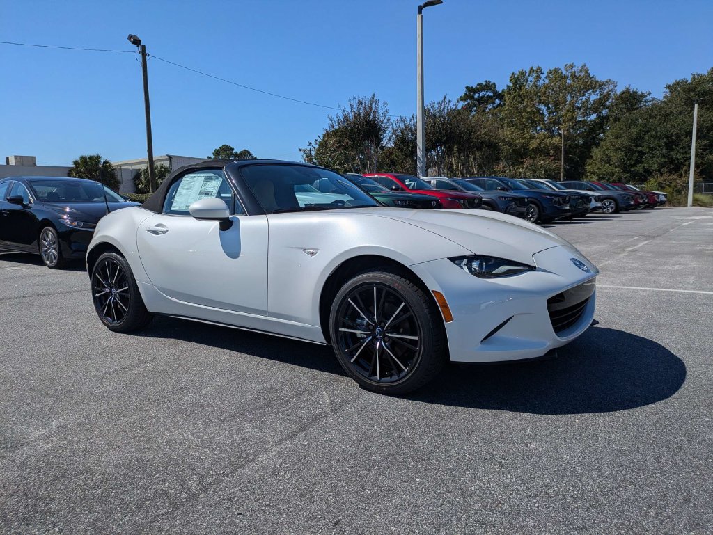 New 2026 MAZDA MX-5 Miata Grand Touring RWD image 2