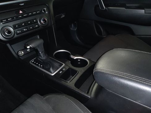 Used 2022 Kia Sportage LX FWD image 26