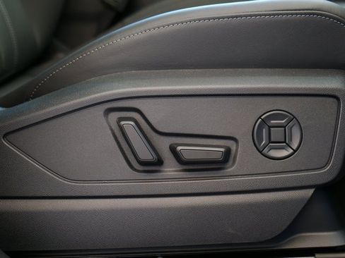 New 2025 Audi Q5 Premium Plus image 17