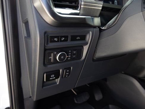 Used 2023 Ford F150 Platinum w/ FX4 Off-Road Package AWD/4WD image 22