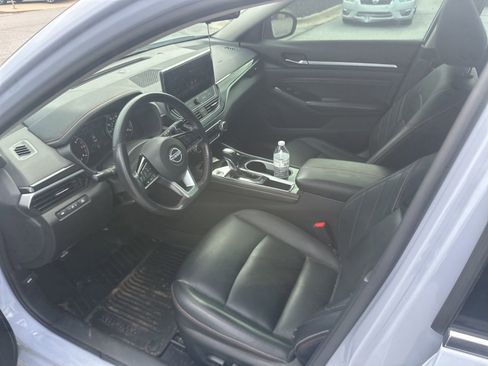 Used 2023 Nissan Altima 2.5 SR w/ SR Premium Package FWD image 13