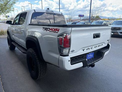 Used 2023 Toyota Tacoma TRD Off-Road w/ Advanced Technology Package AWD/4WD image 15